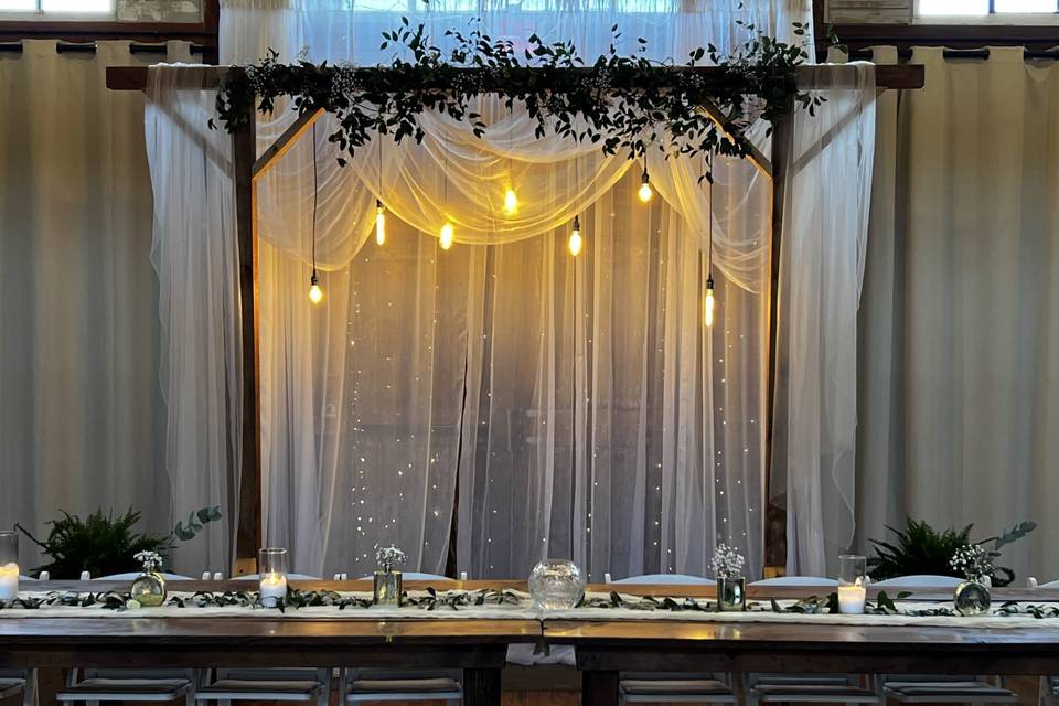 Altar/bridal party table