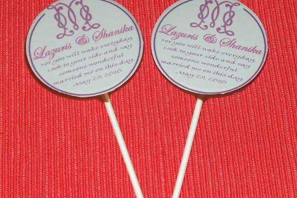Daddy's Edible Lolipops are made differently for each wedding, can include a picture, poem, names,pattern and design but not limited to these ideas.