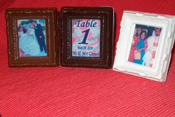 Small frames can be used for table seating or pictures