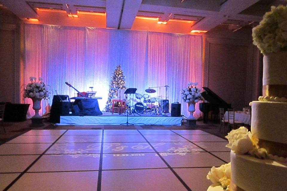 Elegant Music 626-797-1795 DJ service with Jazz Trio and featured Soloist.  Pasadena, Westin.  Elegant Music 626-797-1795  www.elegantmusic.com  Christmas Tree optional.