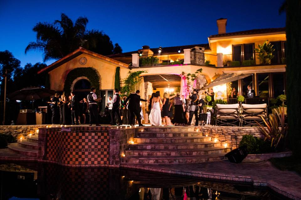 Wedding Reception Dancers @ Villa Sancti Di Bella Vista Malibu, CA. DJ/MC Eric Zimmermann Elegant Music 626-797-1795