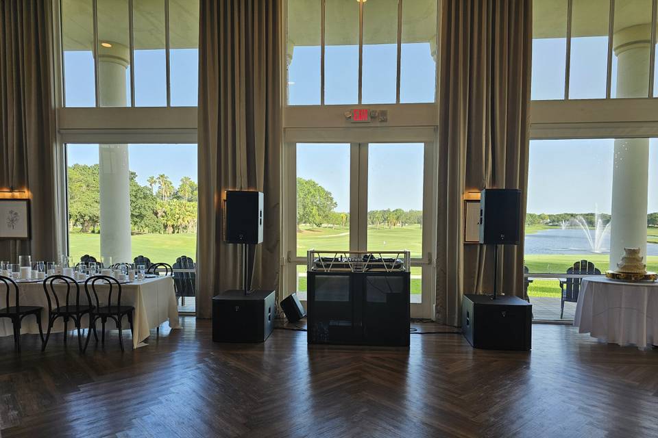 Center dance floor set up