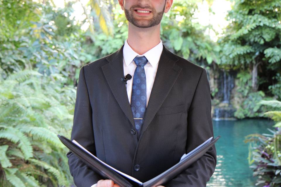 Lapel mic on officiant