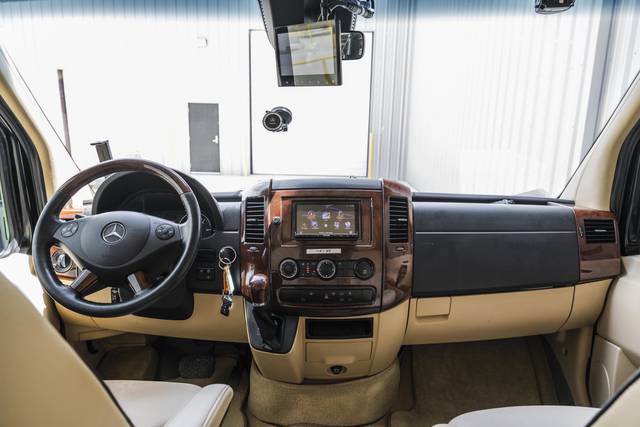 J-Lounge cockpit