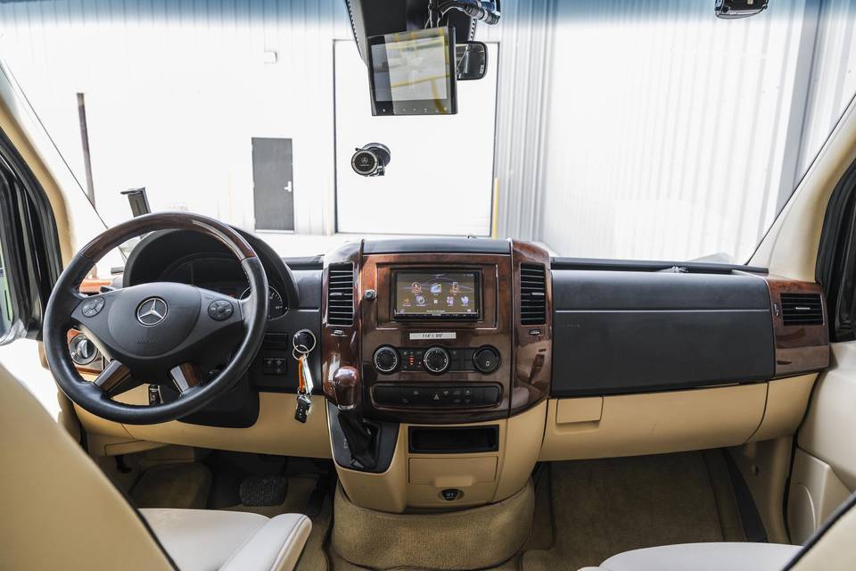 J-Lounge cockpit