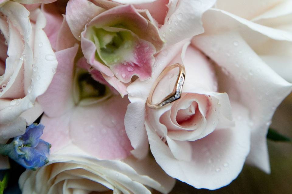 Bouquet displaying the wedding rings