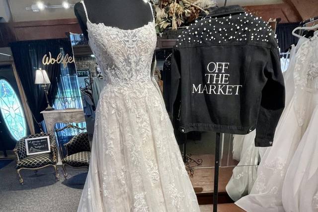 Wolsfelt s Bridal Dress Attire Aurora IL WeddingWire