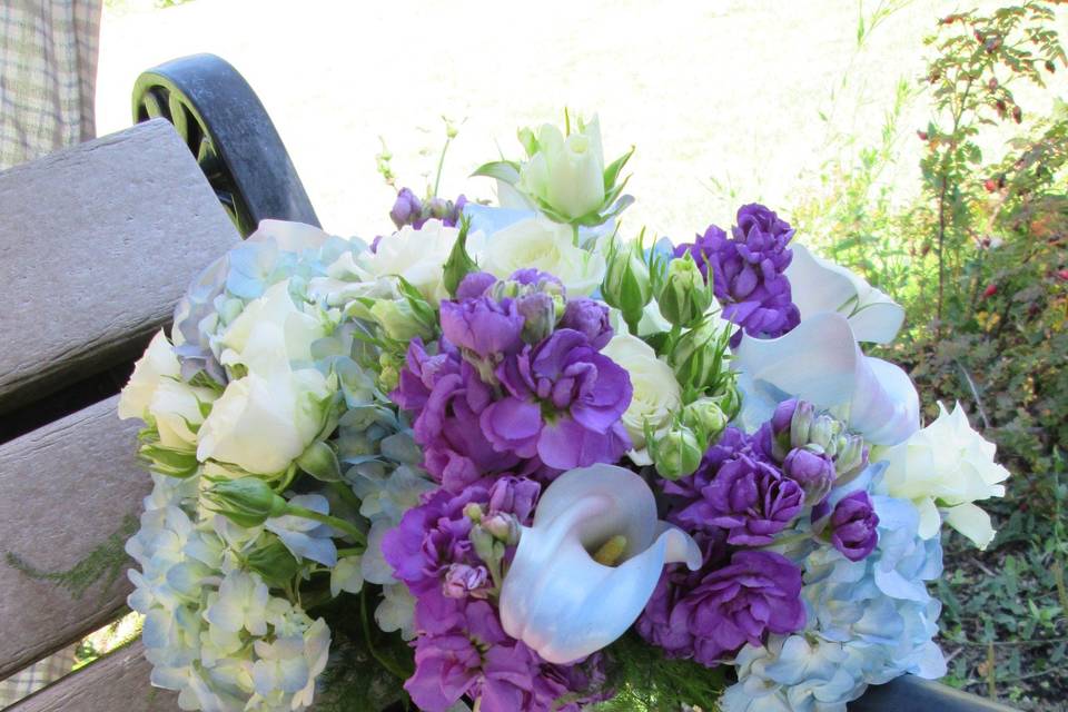 An elegant bouquet for an outdoor garden wedding