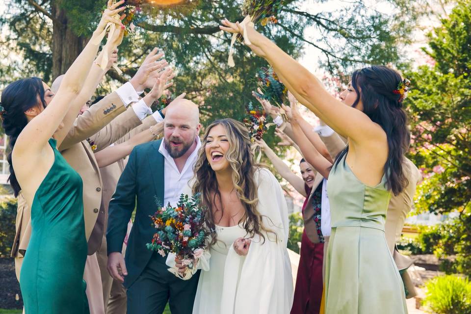 Bridal party tunnel