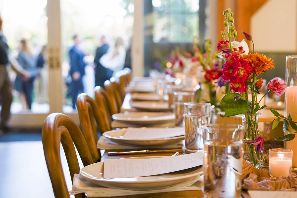 Reception table and setting