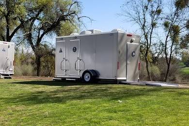 OES Luxury Mobile Restrooms