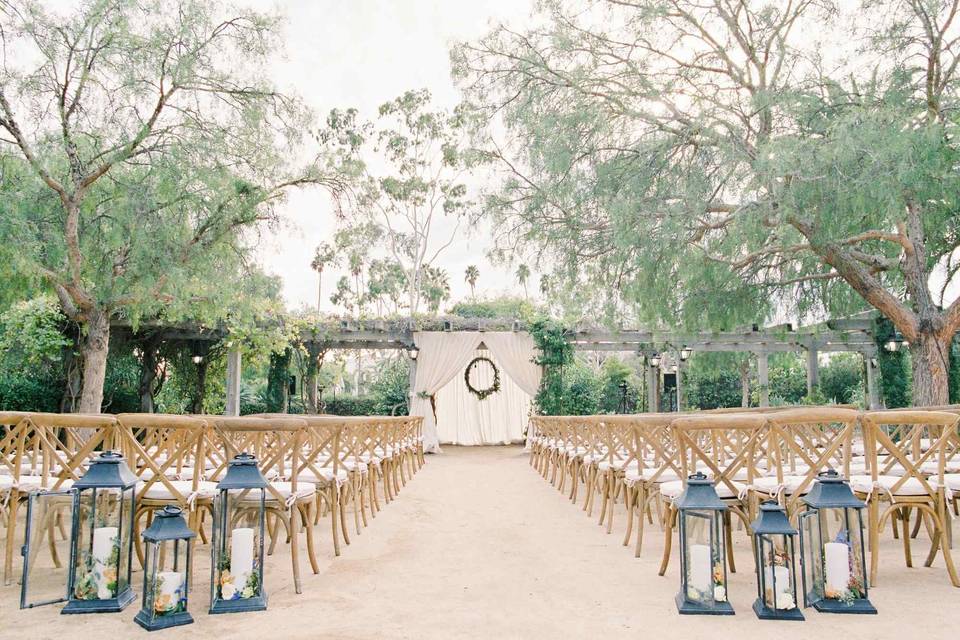 Pure joy catered at whispering rose ranch, anna j photography