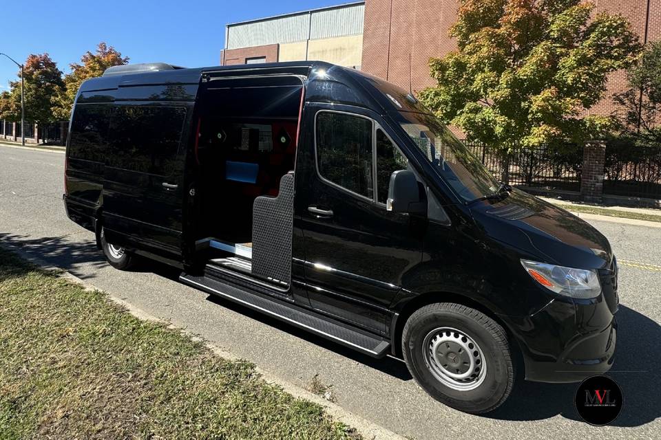 Sprinter_van_branded.jpg