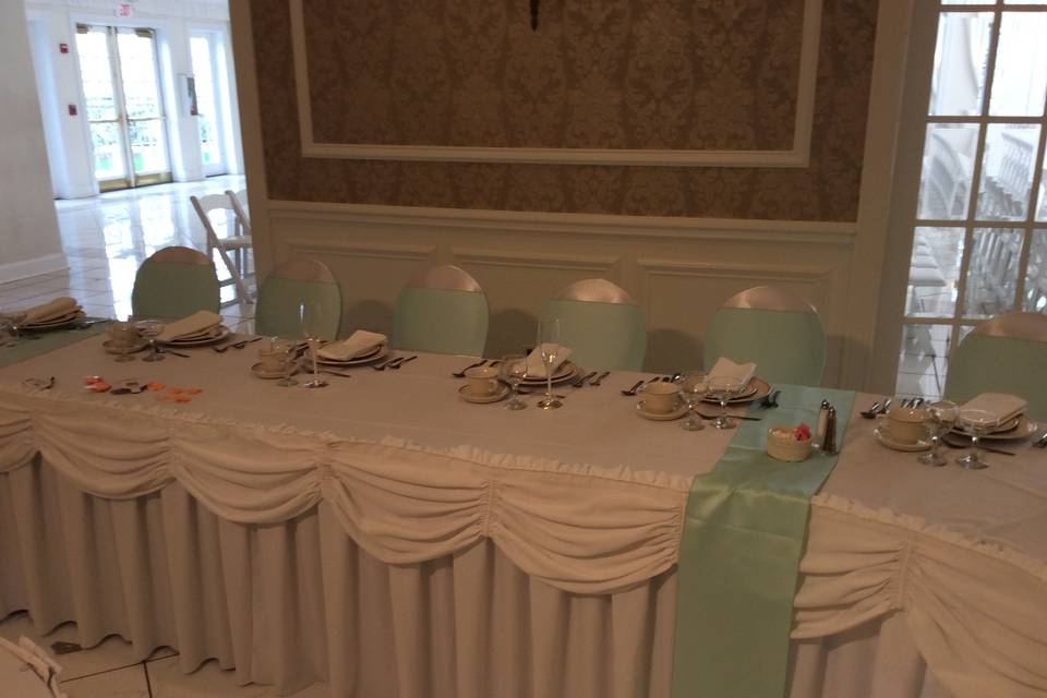 Long head table