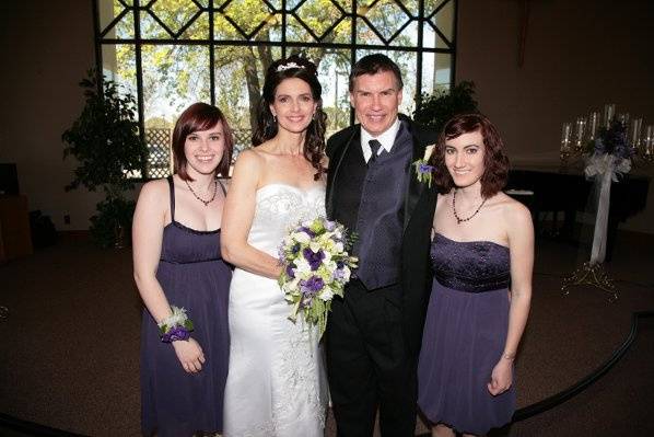 Rona & Rob with his daughters.