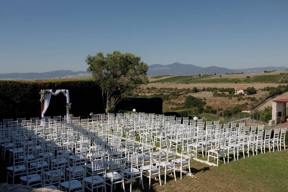 Estate wedding ceremony