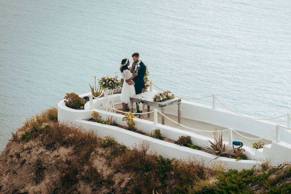 Cliff wedding in Santorini