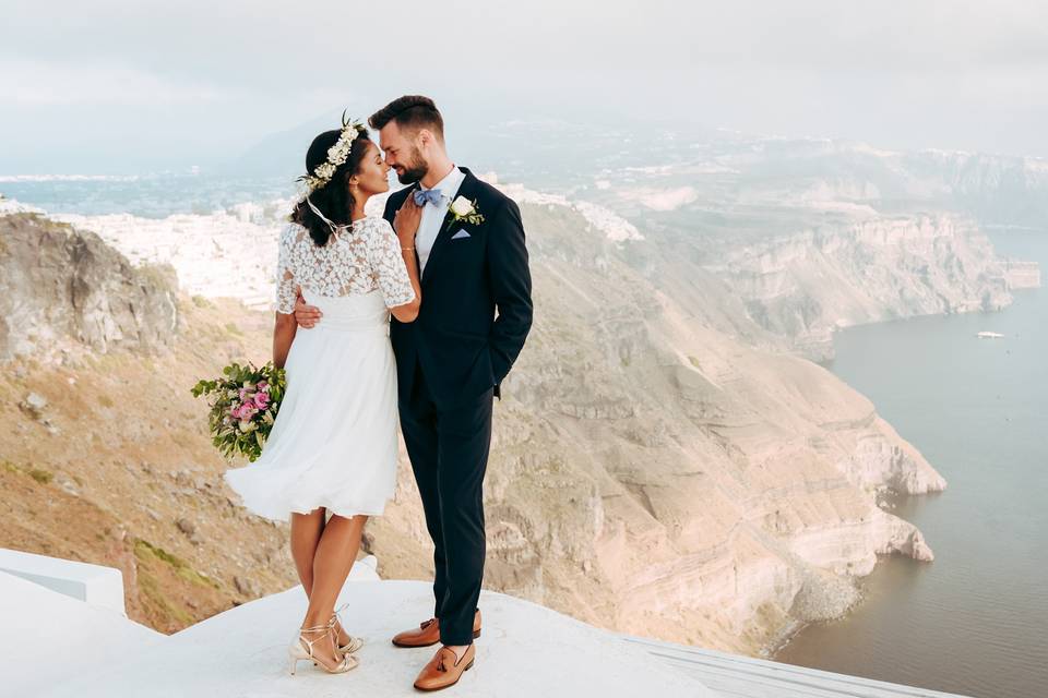 Elopement in Santorini