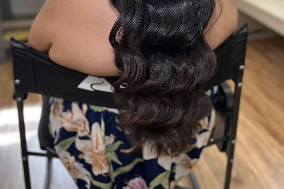 Hollywood waves