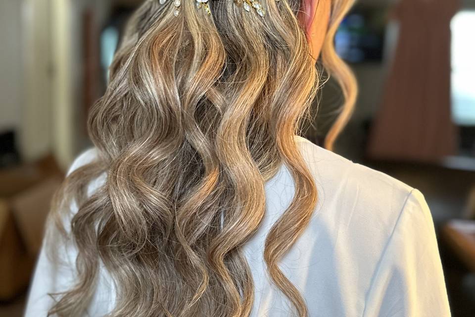 Elegant braided bridal hairsty
