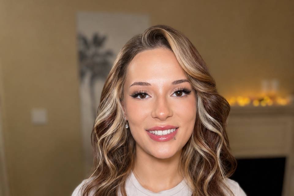 Soft glam bridesmaid look