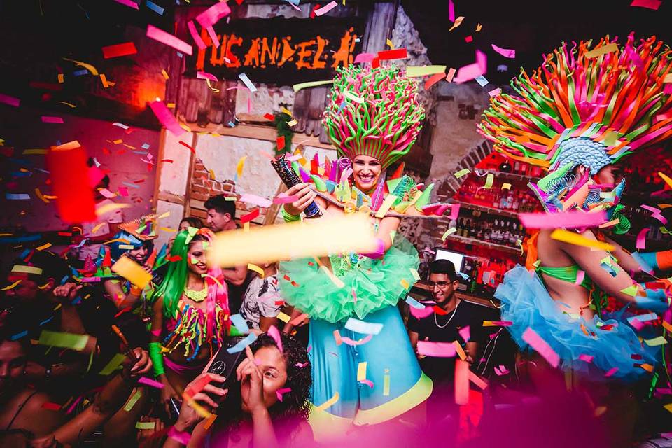 Hora Loca Circus Neon