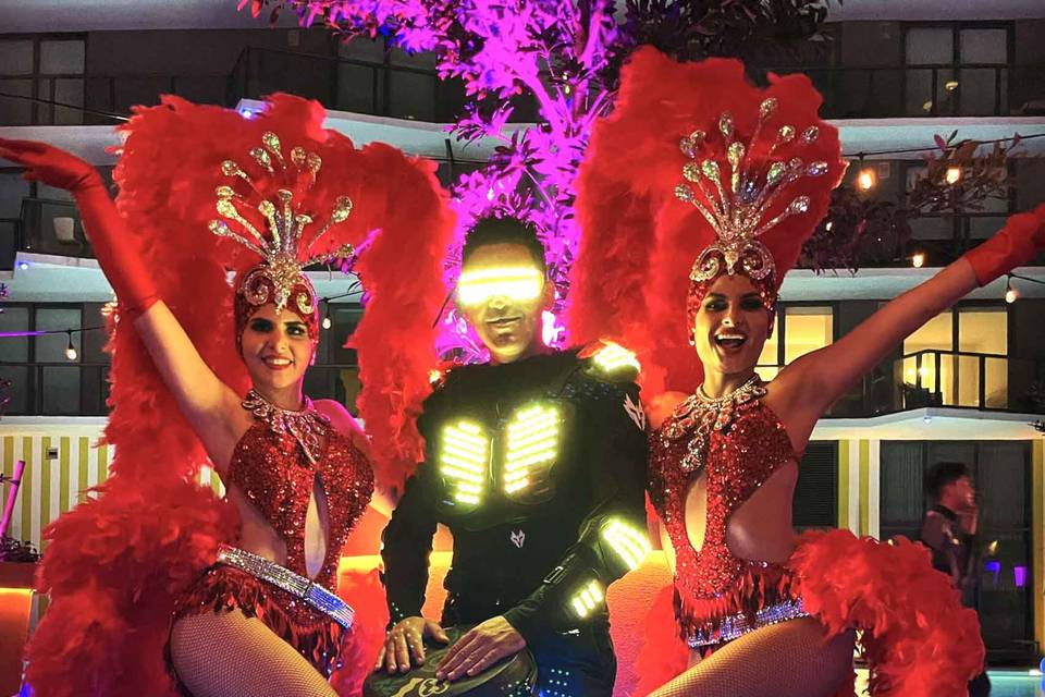 Hora Loca Performers