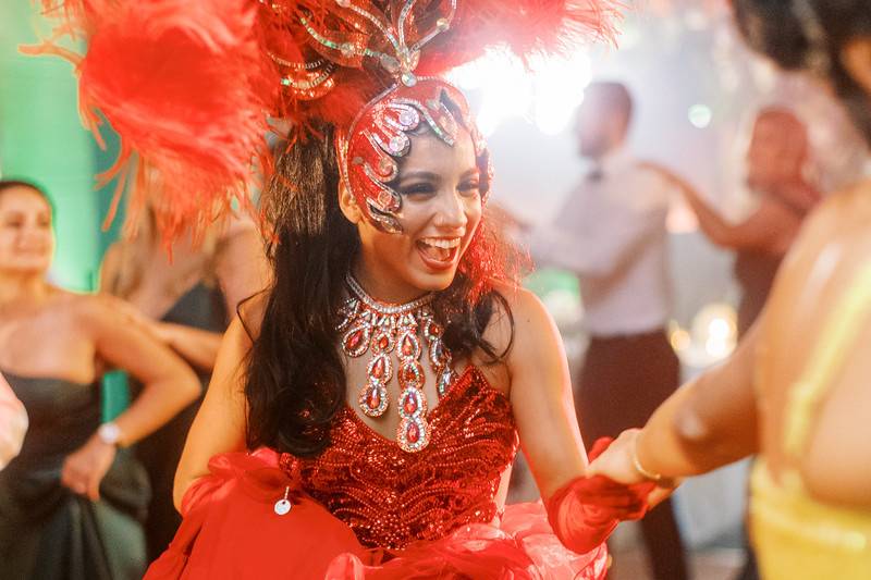 Hora Loca Dancer