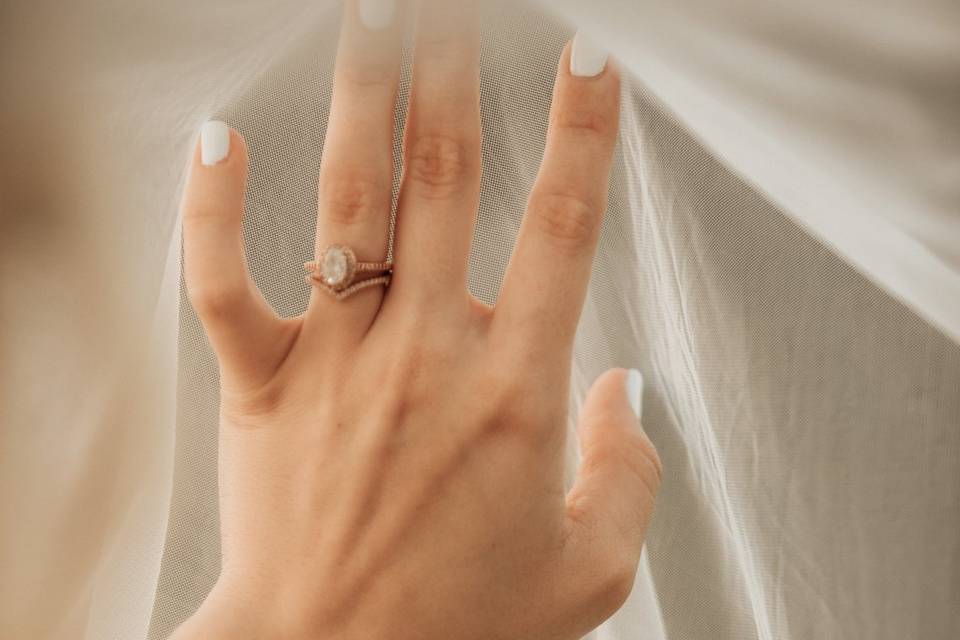 Ring under veil