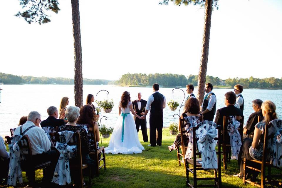 Tessa and Adam wedding ceremony at Smith Lake