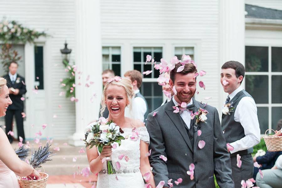 Erin Lindsey ImagesHelping Hand Parties & Weddings