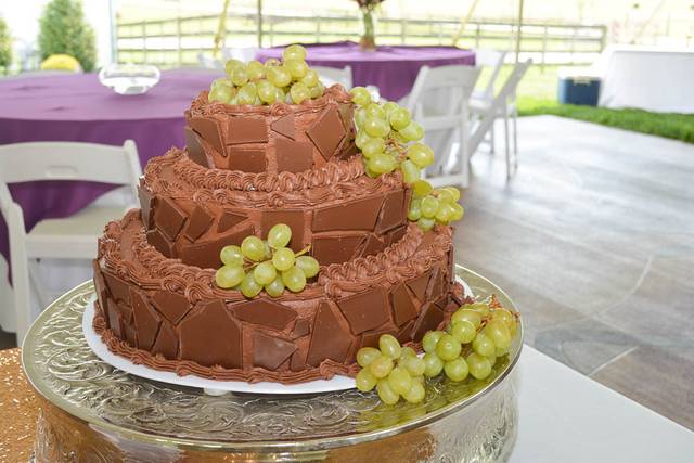 3 layered wedding cake