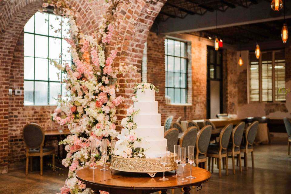 Bridal cake table