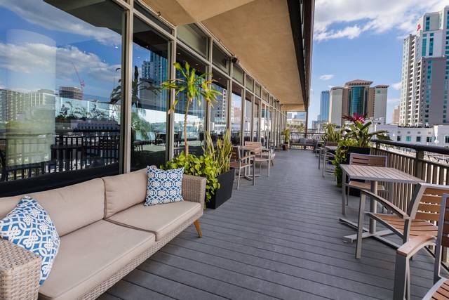 Waterfront Room - Patio