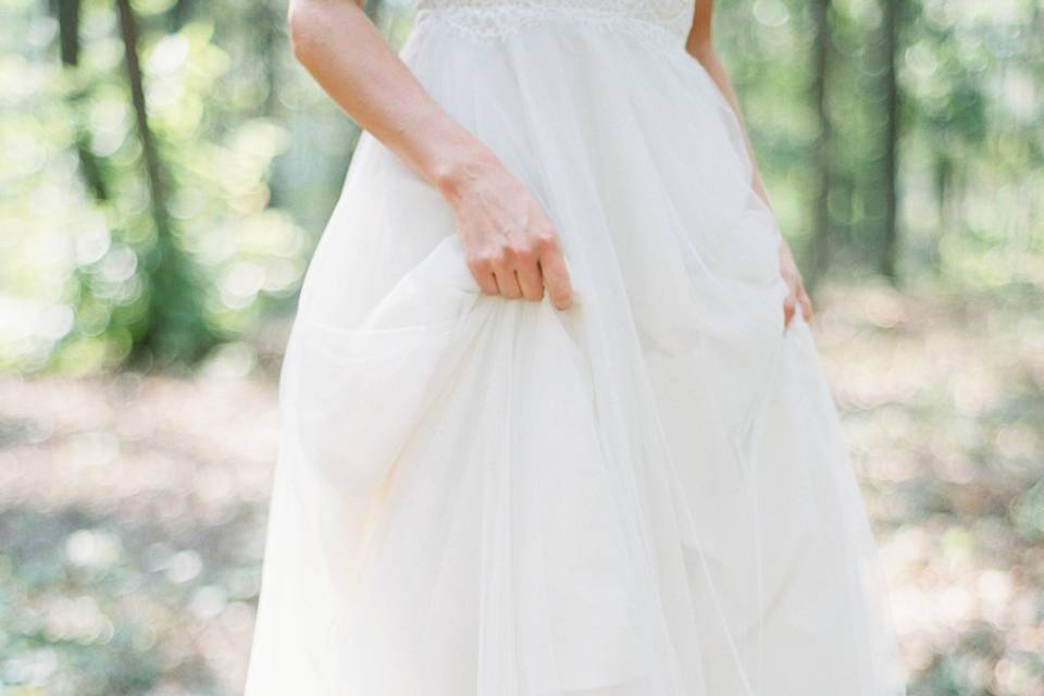 Barefoot bride
