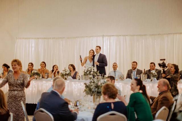 Holiday Inn Express & Dakota Dunes Event Center