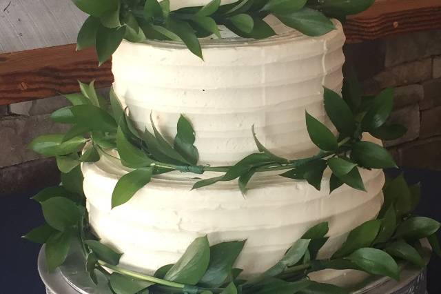 Textured buttercream & ruscus