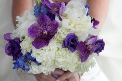 White and violet wedding bouquet
