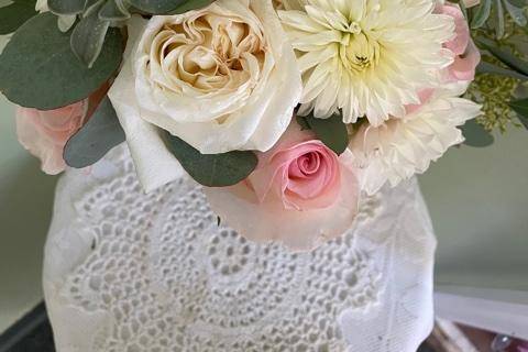 Ivory/blush bouquet