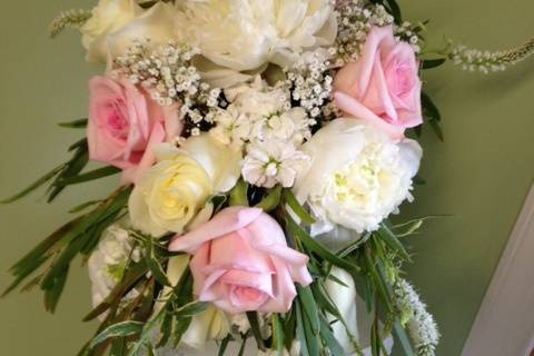 Polo rose/thistle bouquet