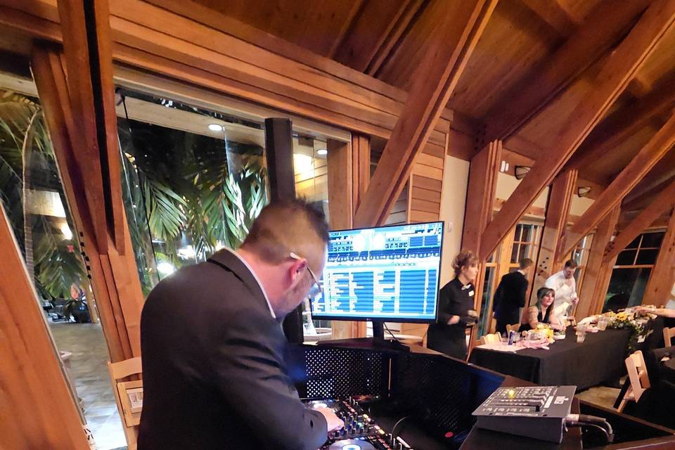 Made 4 More DJ Entertainment