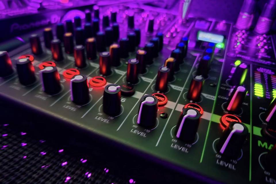 Made 4 More DJ Entertainment