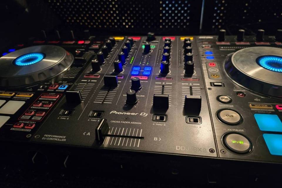 Made 4 More DJ Entertainment