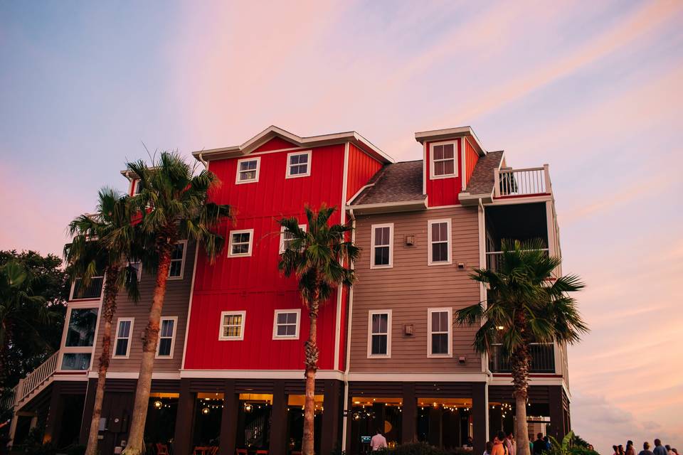 Regatta Inn at dusk