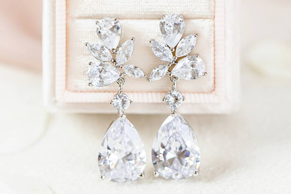 Giselle Pearl Bridal Earrings - Wink of Pink Shop