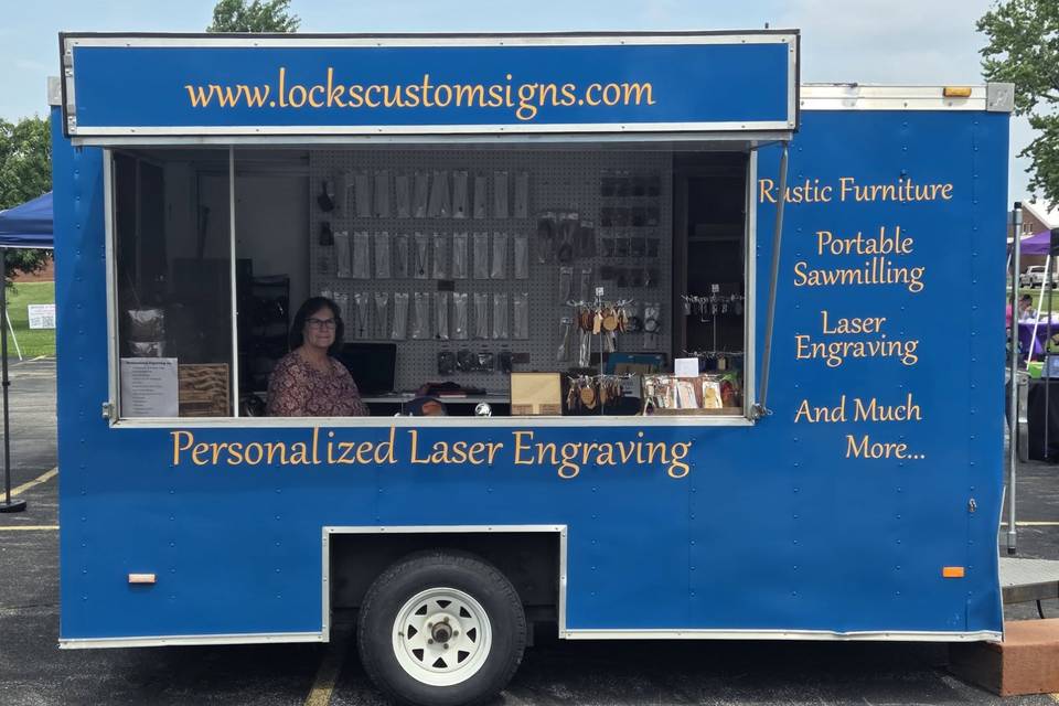 Lock's Custom Signs