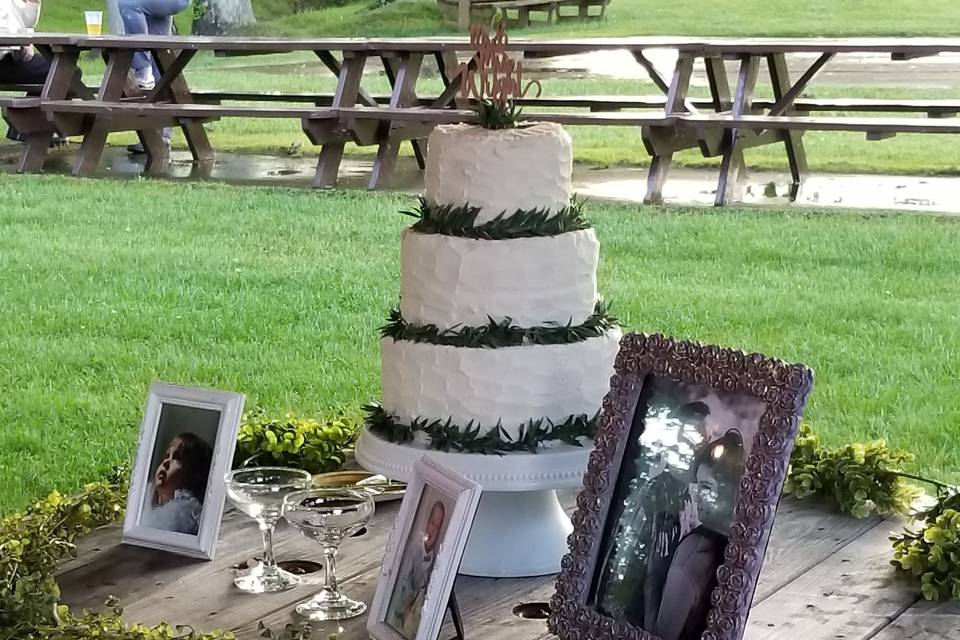Rustic wedding cake setup