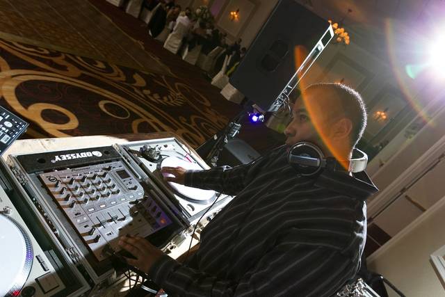 DJ