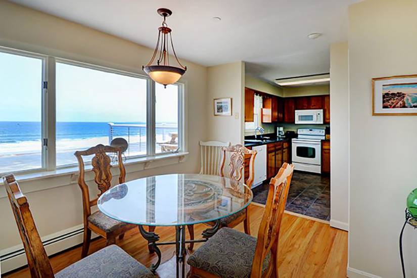 Penthouse Dining & Kitchen