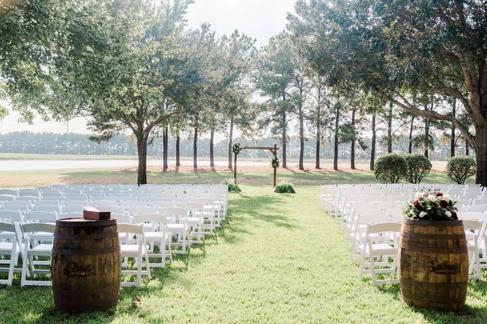 Outdoor wedding arch